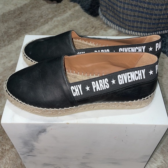 Givenchy NWT Women’s NEW Black Espadrilles size 35, NEVER WORN, perf condition - Picture 1 of 5